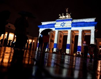 Desítky lidí v Berlíně slavily útok Hamásu na Izrael, policie akci ukončila