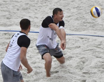 Beachvolejbalisté Perušič se Schweinerem rozdrtili na MS domácí Mexičany