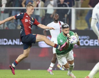 AC Milán ocenil Girouda za záskok v brance, jeho gólmanský dres se hned vyprodal