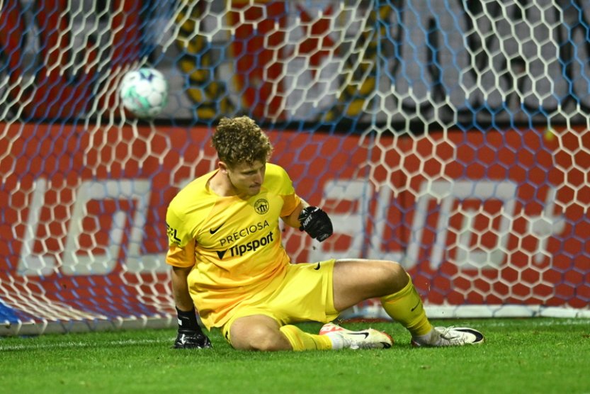 Slávisté podle komise neměli kopat penaltu, sparťan Olatunji byl chybně vyloučen