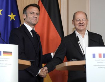 Izrael má podle Scholze právo na obranu, Macron viní Írán ze schvalování útoku