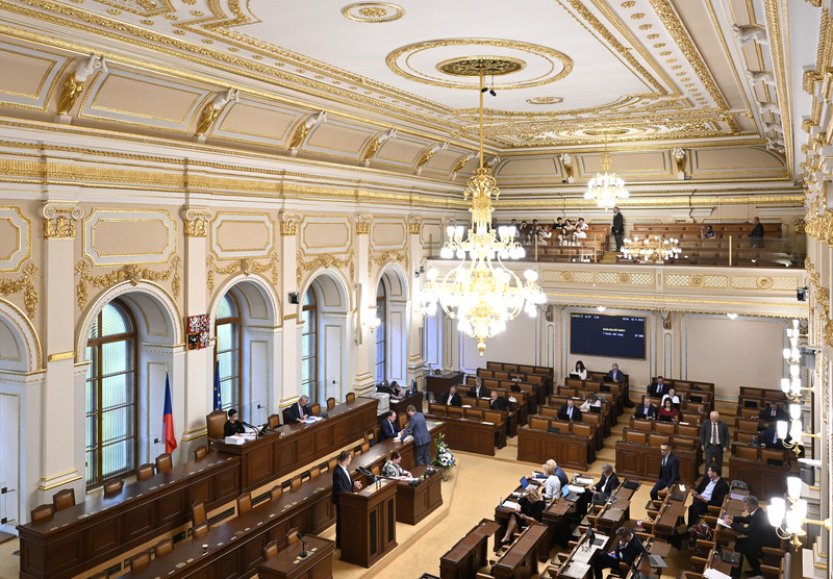 Poslanci budou pokračovat ve schvalování úsporného balíčku