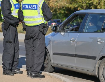 Většina Němců chce přísnější kontroly na hranicích s ČR, Polskem a Švýcarskem