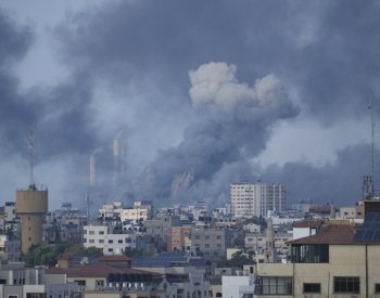 Státy světa sčítají své oběti v Izraeli a Pásmu Gazy, pokračují evakuace cizinců