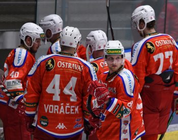 Poruba zdolala třetí Sokolov 2:0 a vede první ligu už o tři body