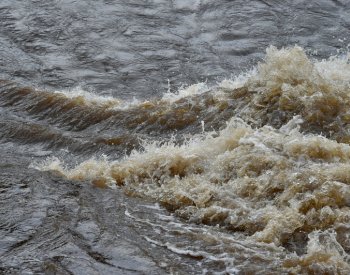 WMO: Vodní cyklus na Zemi je mimo rovnováhu kvůli změnám klimatu