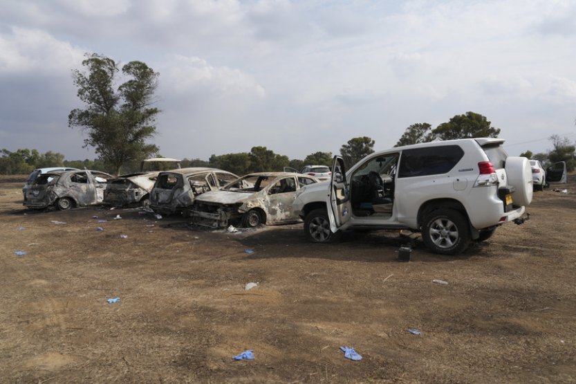 Při útoku Hamásu proti Izraeli zemřelo 13 Francouzů, oznámil Macron