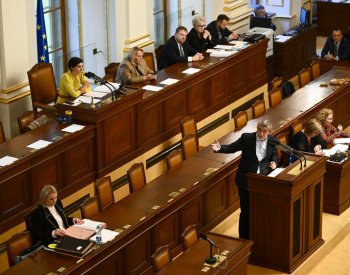 Poslanci budou dnes hlasovat o sporném konsolidačním balíčku