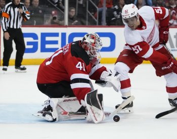 Vaněček vychytal v NHL výhru a patřil k hvězdám zápasu, Zadina skóroval