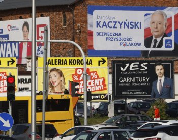 Strana Kaczyńského ve volbách bojuje o udržení u moci na další čtyři roky