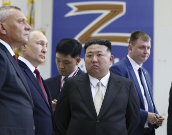 Severní Korea podle USA dodala Rusku vojenské vybavení a munici