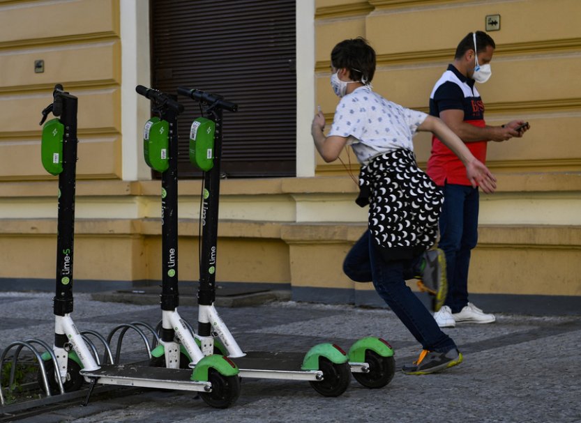 Ve zlínské nemocnici přibývá pacientů, kteří se zranili na elektrokoloběžce