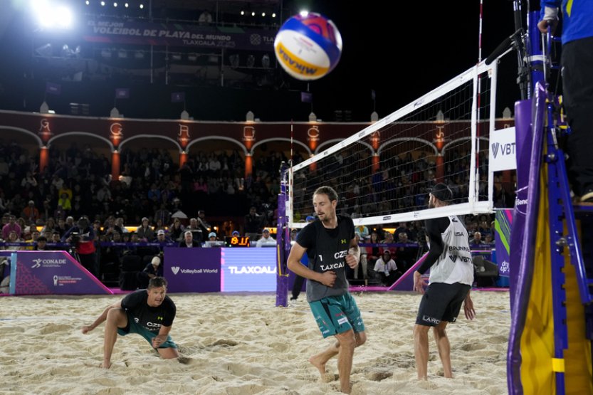 Perušič a Schweiner jsou ve finále beachvolejbalového MS