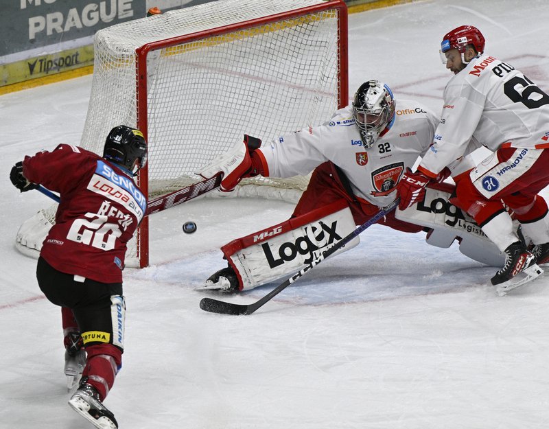 Hokejisté Sparty zabrali po dvou porážkách a zdolali Hradec Králové 3:1
