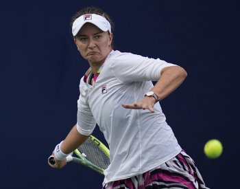 Krejčíková je v žebříčku třináctá, Siniaková si polepšila o 25 míst