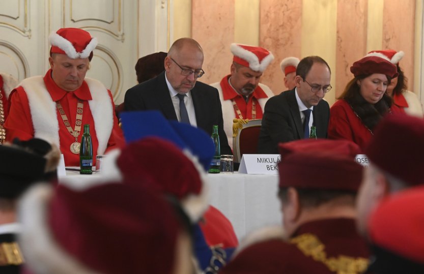 MŠMT zavede opatření ke zmenšení rozdílů v odměňování akademiků