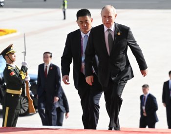 Putin byl v Číně v doprovodu důstojníků s jaderným kufříkem, všimla si média