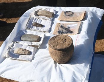 Archeologové na místě budoucí dálnice u Olomouce našli prastaré hroby