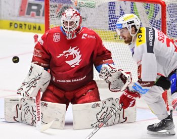 Vedoucí Pardubice přivítají obhájce titulu Třinec, Litvínov vyzve Vítkovice