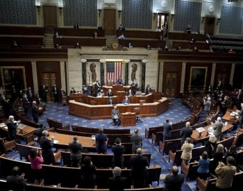 Biden žádá Kongres o desítky miliard na pomoc Ukrajině, Izraeli a Palestincům