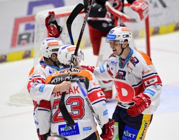 Pardubice zdolaly po boji Třinec, v prodloužení rozhodl Poulíček