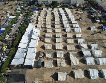 Izraelská armáda: Přibližně 700.000 lidí uprchlo ze severu na jih Pásma Gazy