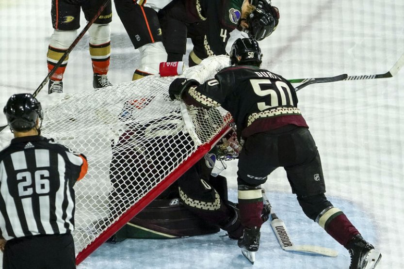 Vejmelka předčil Dostála, Chytil připravil tři góly, Pastrňák opět skóroval