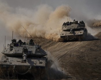 Izrael uvedl, že výstřel z jeho tanku omylem zasáhl egyptskou pozici u hranic