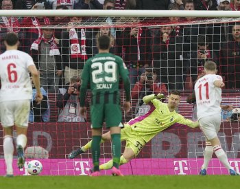 Kolín nad Rýnem poprvé v sezoně zvítězil, Mönchengladbach porazil 3:1