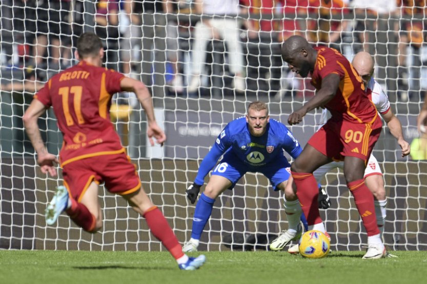 Fotbalisté AS Řím se na Slavii naladili vydřenou výhrou 1:0 nad Monzou