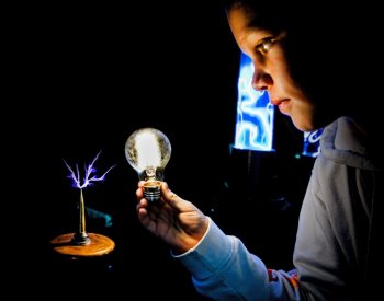 Návštěvníky festivalu technologií a řemesel zaujal bubnující robot