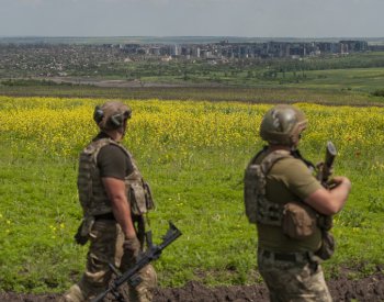 Na Ukrajině úřady nuceně evakuují přibližně tisícovku dětí z jihu a východu