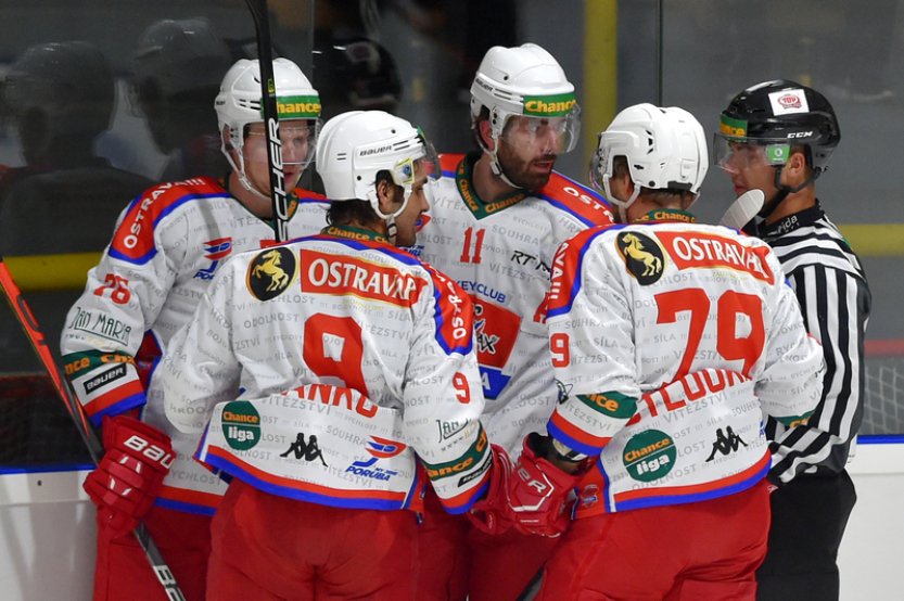 Poruba se drží stále v čele první ligy, Zlín prohrál se Sokolovem