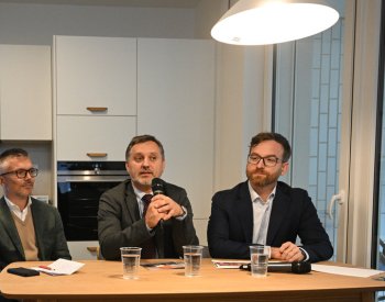 V Praze se staví méně bytů a jsou dražší než ve stejně velké Varšavě