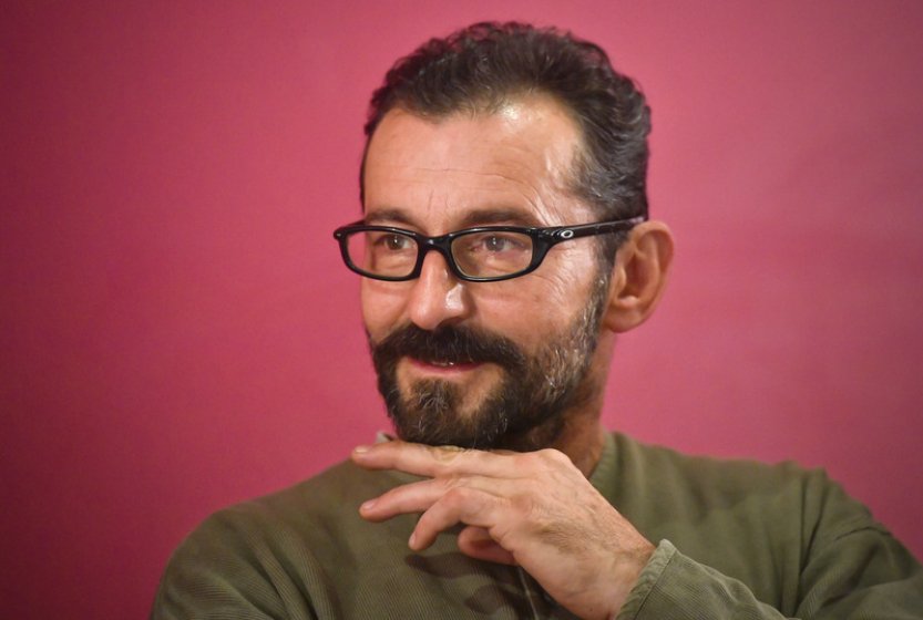 V seriálu Docent se policejní práce blíží skutečnosti, oceňuje Ondřej Vetchý