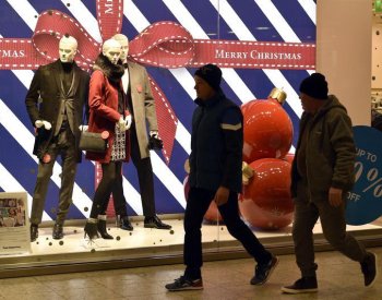 Za dárky více než 10.000 Kč utratí desetina Čechů, většina vydá do 5000 Kč