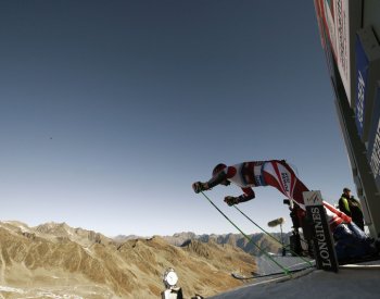 Oteplování přináší kritiku brzkého začátku SP lyžařů, v Söldenu skoro není sníh