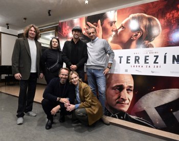 Koprodukční film Terezín vypráví o síle hudby a lásky v těžké době