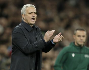 Podle Mourinha má Slavia dvě tváře, Portugalec na dálku zdravil tenistu Štěpánka