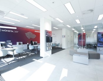 Čistý zisk Monety Money Bank meziročně klesl o 3,7 pct na čtyři miliardy Kč