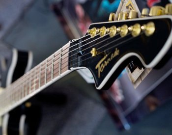 Oblíbená hudba pomáhá od bolesti, nejvíc ta dojemná, tvrdí vědci