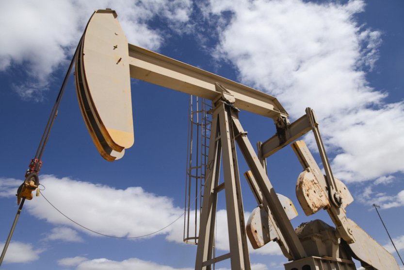 Ropa kvůli obavám o poptávku a výhled ekonomiky ztrácí dvě procenta