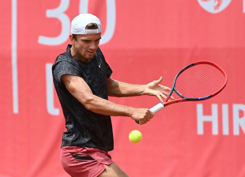 Macháč ve třísetovém boji o čtvrtfinále ve Vídni podlehl Tsitsipasovi