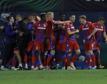 Baier po vítězném debutu děkoval trenérům i spoluhráčům, zůstává nohama na zemi