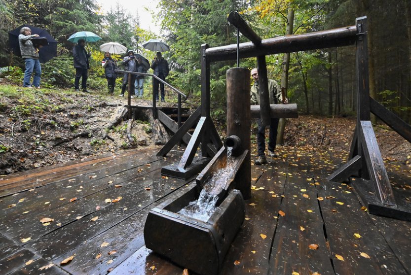 Na hornické naučné stezce v Jihlavě budou přibývat repliky důlních zařízení