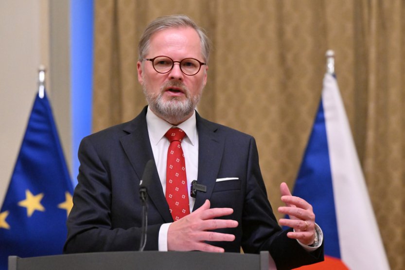 Povinností českých politiků je mluvit s každou slovenskou vládou, řekl Fiala