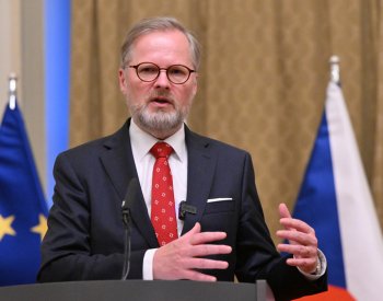 Povinností českých politiků je mluvit s každou slovenskou vládou, řekl Fiala