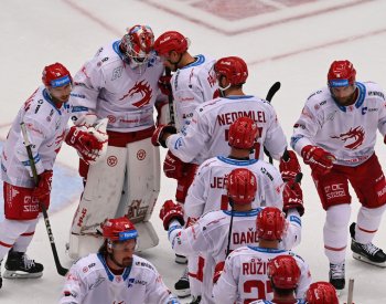 Třinečtí hokejisté zdolali Plzeň díky třem gólům v prostřední třetině