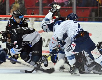 Změna trenéra nepomohla, hokejisté Vítkovic prohráli v Karlových Varech 1:3