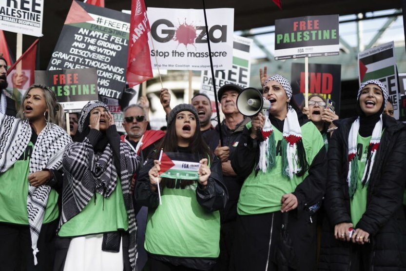 Propalestinské demonstrace se konaly mimo jiné v Londýně a v Istanbulu